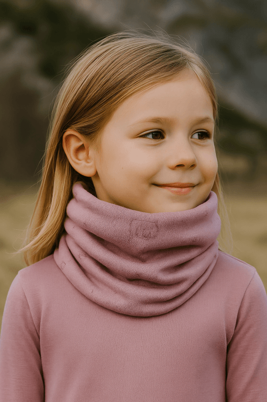 Bruse Sogn hals med merinoull – Violet Ice